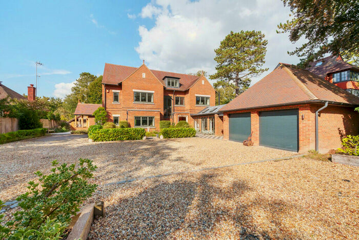 6 Bedroom Detached House For Sale In Elvendon Road, Goring On Thames, Oxfordshire, RG8