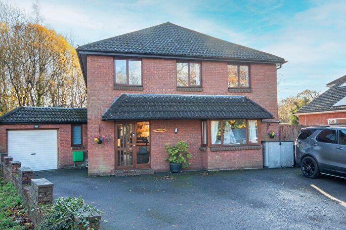 4 Bedroom Detached House For Sale In Marchwood, SO40