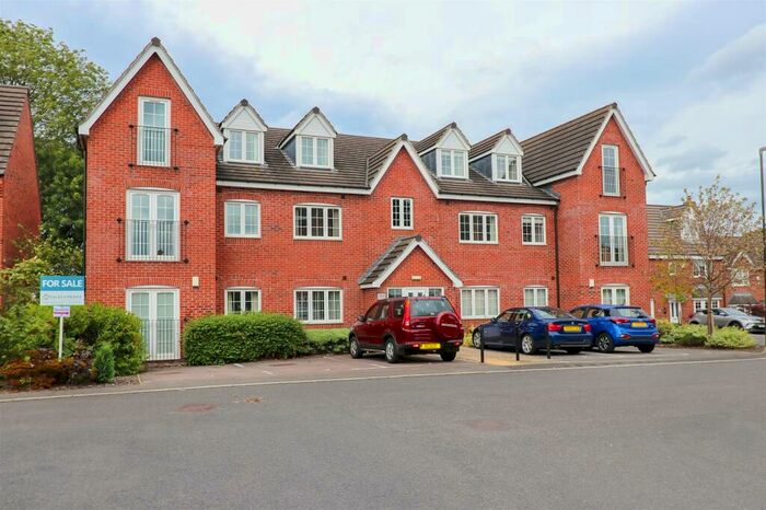 2 Bedroom Flat To Rent In Princeton House, Old Pheasant Court, Chesterfield, S40