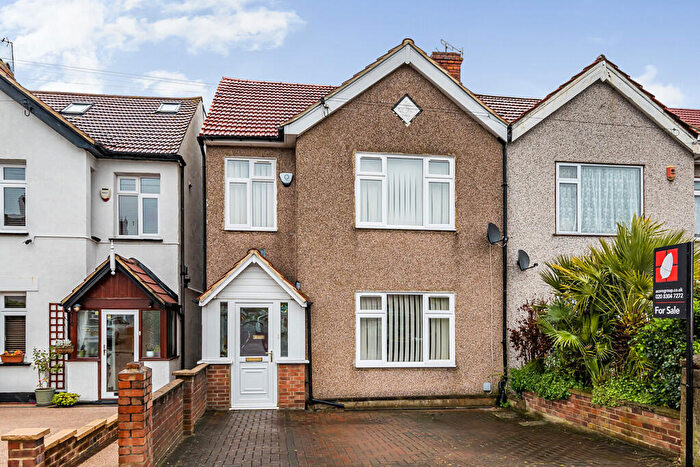 3 Bedroom Semi-Detached House For Sale In Tidford Road, Welling, Kent, DA16