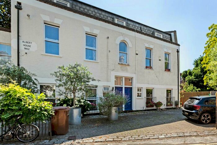 2 Bedroom Terraced House To Rent In Grosvenor Park, London, SE5