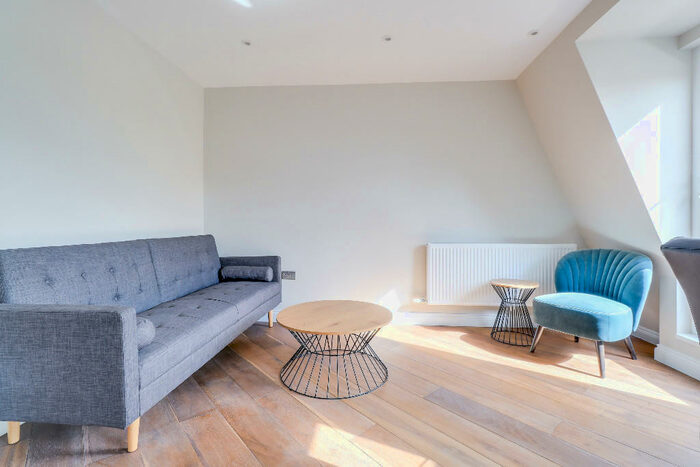 2 Bedroom Penthouse To Rent In Bethnal Green Road, London, E2
