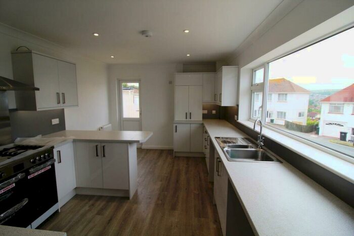 5 Bedroom Detached House To Rent In Marine Close, Saltdean, BN2
