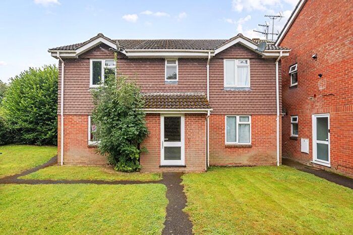 1 Bedroom Flat To Rent In Mimosa Close, Lindford, Bordon, GU35