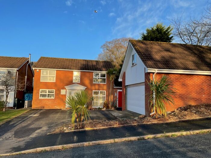 4 Bedroom Detached House To Rent In Gilbert Avenue, Teignmouth TQ14