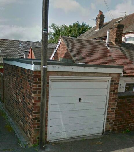 Studio To Rent In Garage At Kelsall Street, Stoke-On-Trent, Staffordshire, ST6