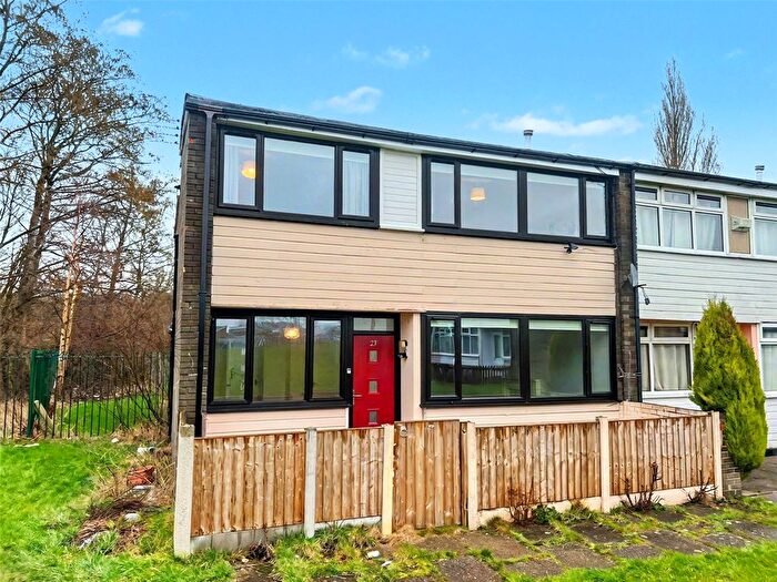 4 Bedroom End Terrace House For Sale In Hawk Close, Bury, Greater Manchester, BL9