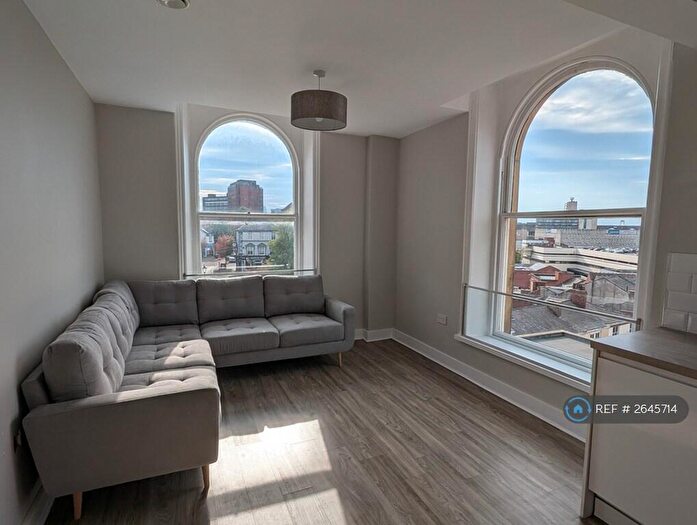 2 Bedroom Flat To Rent In Bank Chambers, Stockport, SK1