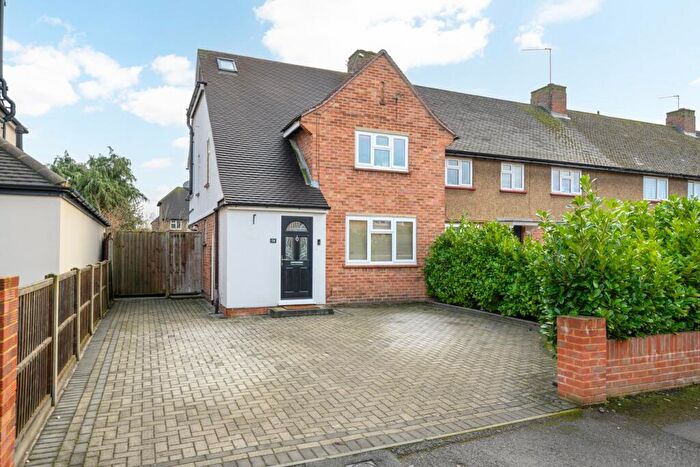 4 Bedroom Semi Detached House For Sale In Molesey Close, Hersham, KT12