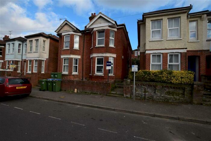 4 Bedroom Private Hall To Rent In Burlington Road, Southampton, Hampshire, SO15