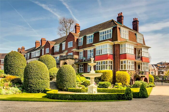 2 Bedroom Flat To Rent In Queensberry House, Friars Lane, Richmond, Surrey, TW9