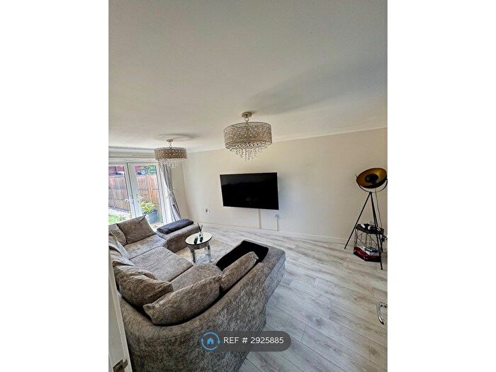 3 Bedroom Semi-Detached House To Rent In White Eagle Road, Swindon, SN25