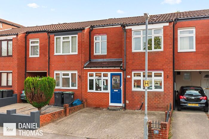 3 Bedroom Terraced House For Sale In Newteswell Drive, Waltham Abbey, EN9