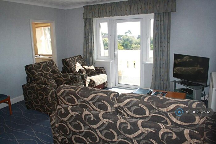 2 Bedroom Flat To Rent In Douglas Avenue, Exmouth, EX8