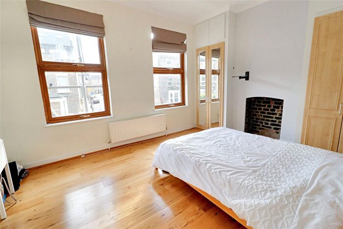 Studio To Rent In Mayton Street, Holloway, London, N7