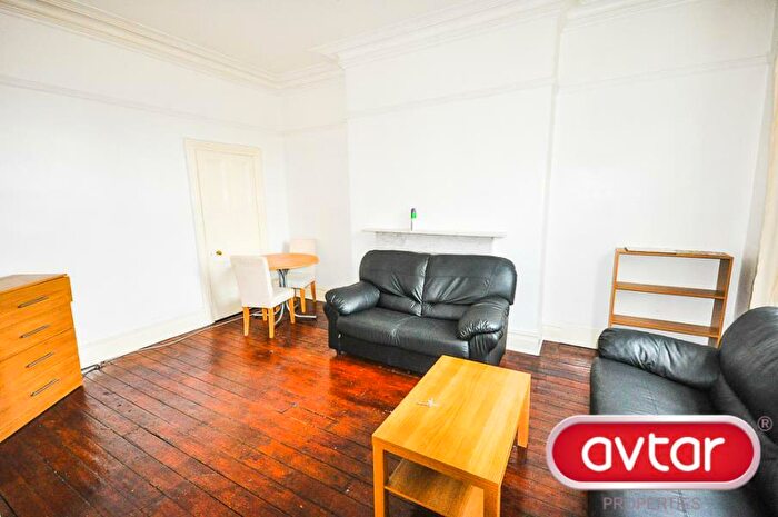 1 Bedroom Flat To Rent In Cardigan Road, Hyde Park, Leeds, LS6