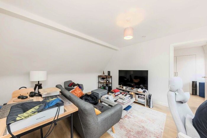 1 Bedroom Flat To Rent In Rosehart Mews, London, W11
