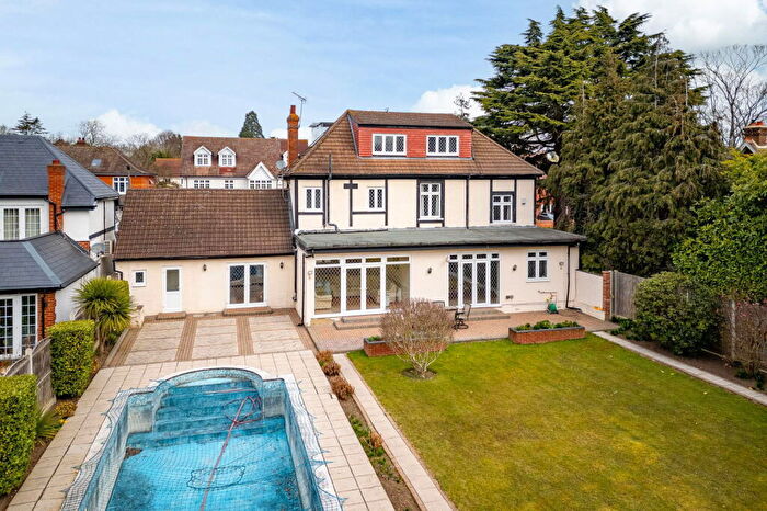 5 Bedroom Detached House For Sale In Parkstone Avenue, Emerson Park, RM11