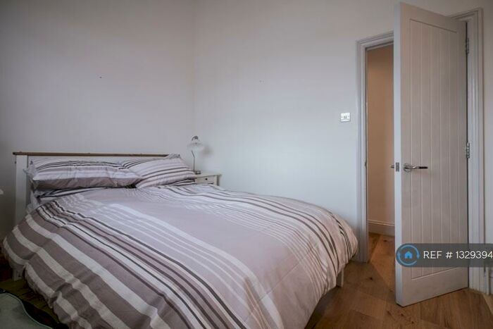 2 Bedroom Flat To Rent In Bouverie Road, London, N16