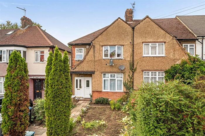1 Bedroom Maisonette For Sale In Woodford Place, Wembley, HA9
