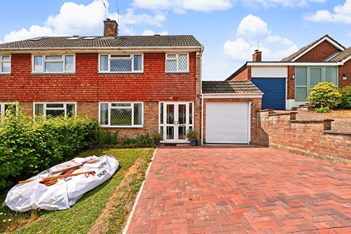 3 Bedroom Semi-Detached House For Sale In Abstacle Hill, Tring, HP23