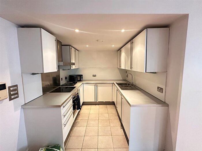 2 Bedroom Flat For Sale In Castlegate, Chester Road, M15