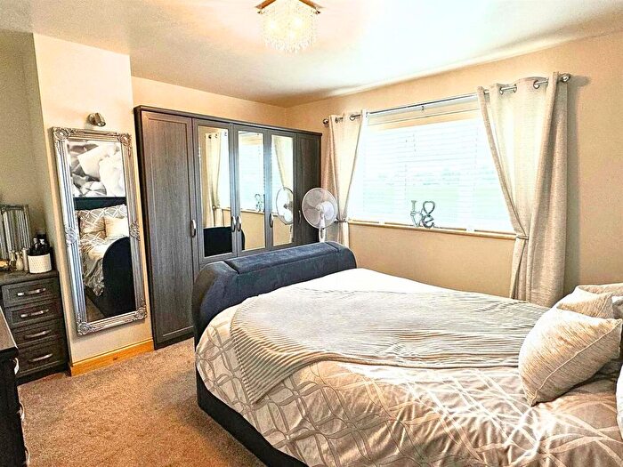 2 Bedroom Semi-Detached House For Sale In Laughton Way, Lincoln, LN2