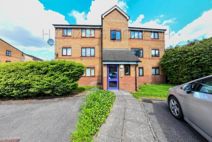 1 Bedroom Flat For Sale In Draycott Close, Cricklewood, NW2
