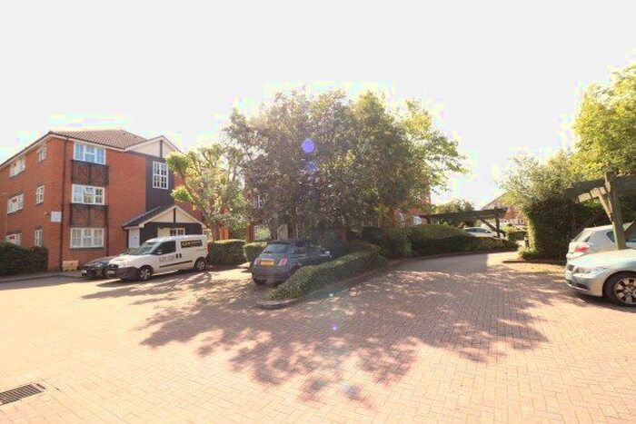 1 Bedroom Flat To Rent In Dudley Close, Grays, RM16