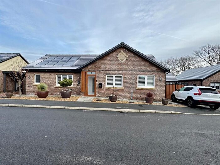 3 Bedroom Detached Bungalow For Sale In Llys Tir Nant, Tycroes, Ammanford, SA18