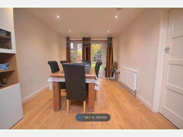 3 Bedroom Terraced House To Rent In Finch Road, Earley, Reading, RG6