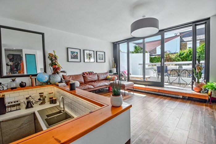 3 Bedroom Maisonette To Rent In Mansfield Road, Gospel Oak, London, NW3