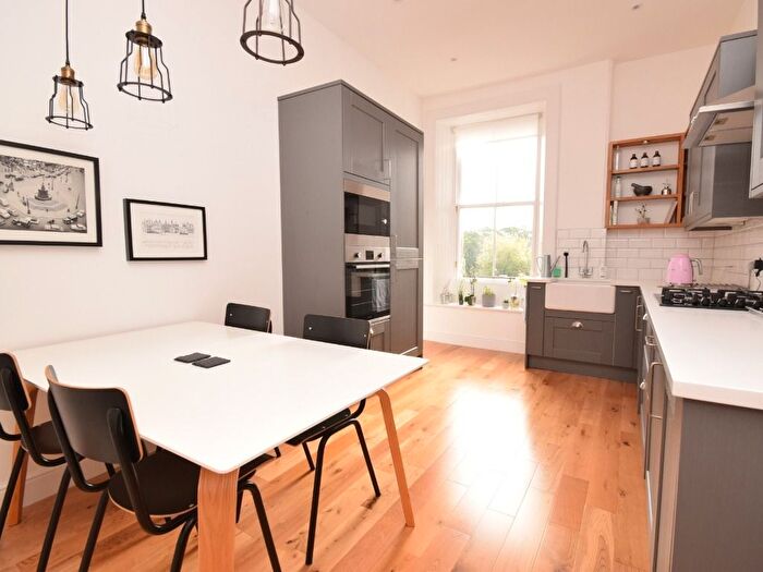 2 Bedroom Flat To Rent In Roseneath Place, Marchmont, Edinburgh, EH9