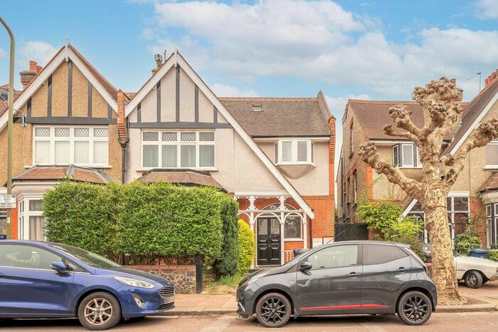 1 Bedroom Flat To Rent In Woodside Grove, Woodside Park, London, N12