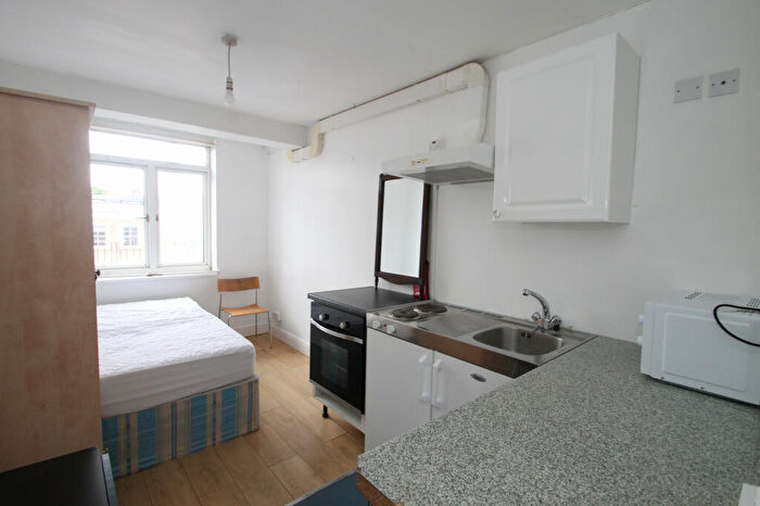 Studio To Rent In Kember Street, Islington, London, N1