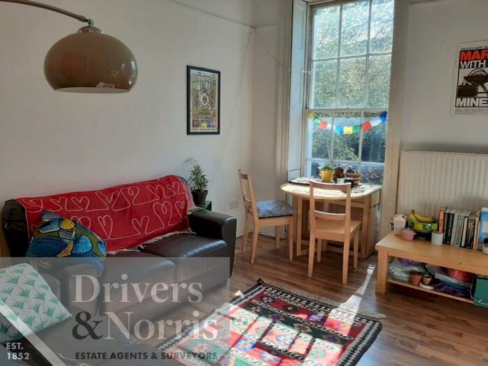 4 Bedroom Apartment To Rent In Camden Street, Camden, London, NW1