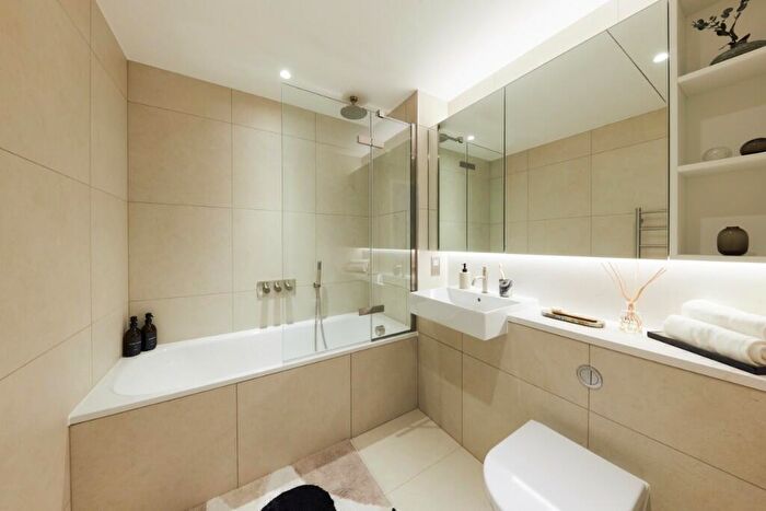 2 Bedroom Apartment To Rent In New Drum Street, London, E1