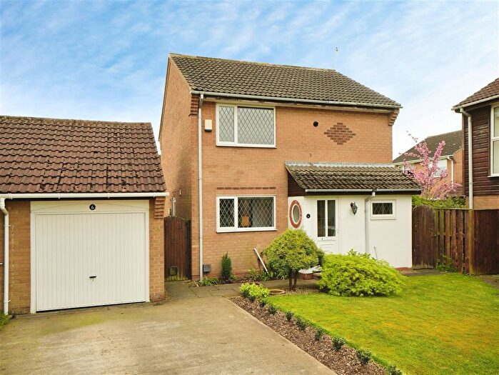 3 Bedroom Detached House For Sale In Walnut Close, Haxby, York, YO32