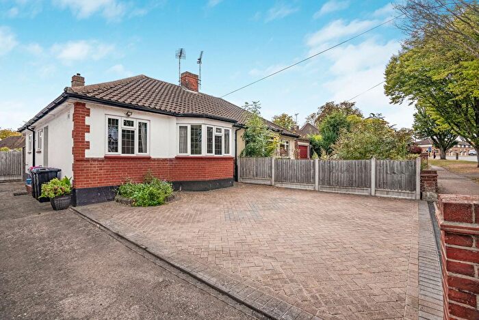 2 Bedroom Semi-Detached Bungalow For Sale In Eastwood Road North, Leigh-On-Sea, SS9