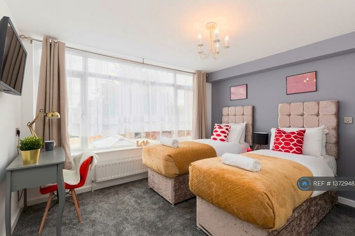 4 Bedroom Terraced House To Rent In Goode Avenue, Birmingham, B18