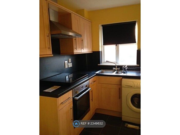 1 Bedroom Flat To Rent In Clifford Road, Grays, RM16