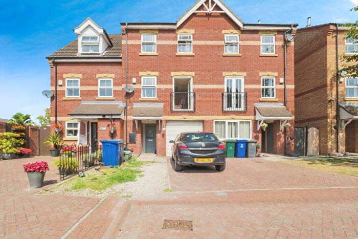 3 Bedroom Terraced House For Sale In Coniston Drive, Doncaster, South Yorkshire, DN4