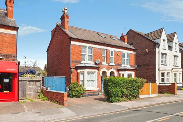 3 Bedroom Semi Detached House For Sale In Lilac Grove, Beeston, Nottinghamshire, NG9