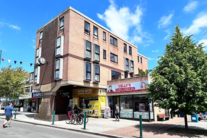 1 Bedroom Flat To Rent In Station Road, New Milton, Hampshire., BH25