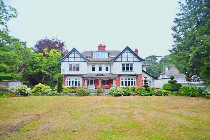 2 Bedroom Flat To Rent In Bournemouth, BH8