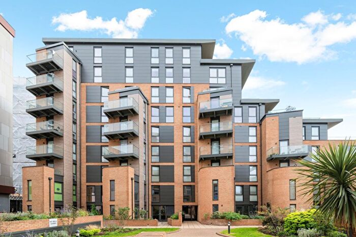 1 Bedroom Flat For Sale In Rose Court, Brentford, TW8