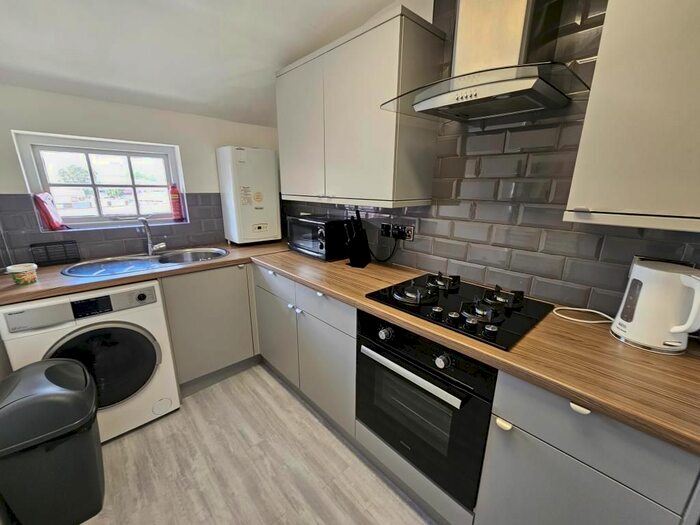 1 Bedroom Flat To Rent In Caversham Road, Reading, RG1