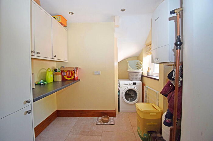 4 Bedroom Detached House For Sale In Bournheath Road, Fairfield, Worcestershire, B61