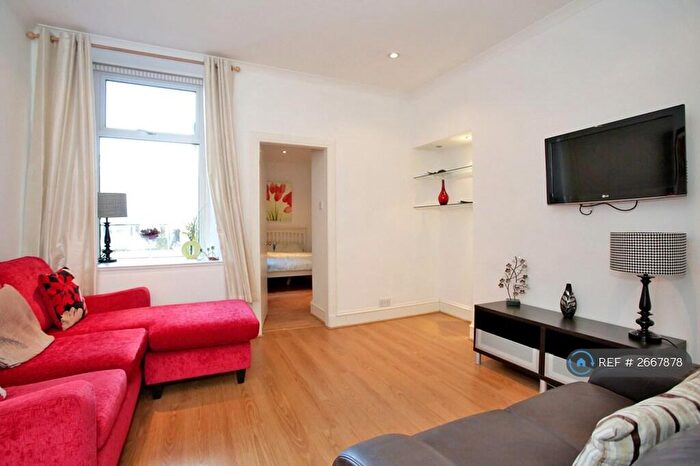2 Bedroom Flat To Rent In Ground Floor Right, Aberdeen, AB10