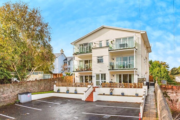 2 Bedroom Flat For Sale In Belle Vue Road, Paignton, TQ4
